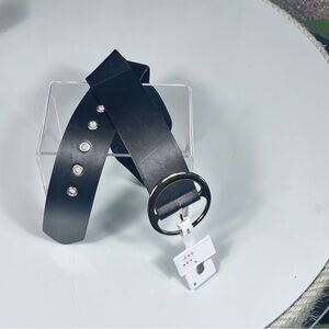 Wide Black Elastic Belt with Gold  Buckle and Holes. NWT